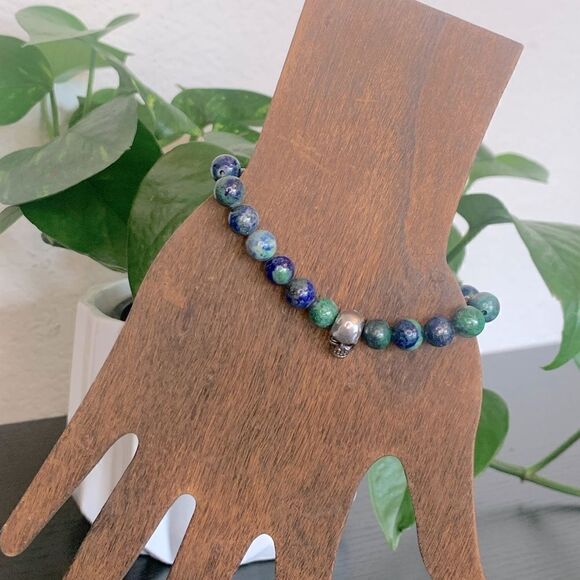 Beautiful Chrysocolla Beaded Bracelet with Silver Tone Metal Skull Bead - Picture 4 of 4